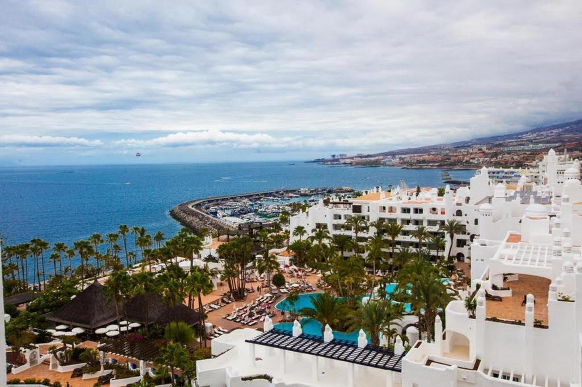 Cozy Apartment In The Center Of Costa Adeje On The 1St Coastline Exterior photo